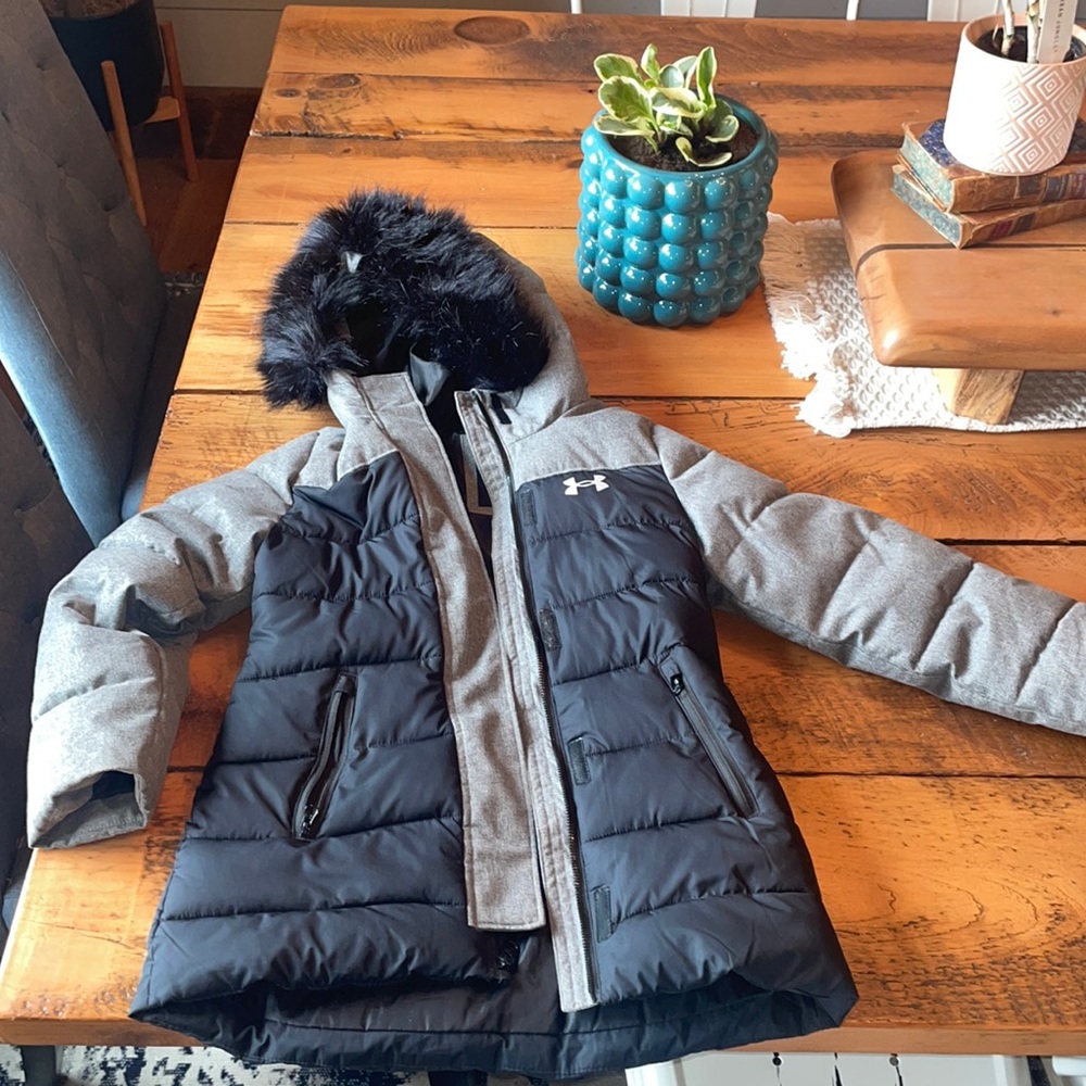 Euc youth small girls under armour down jacket with detachable faux fur hood